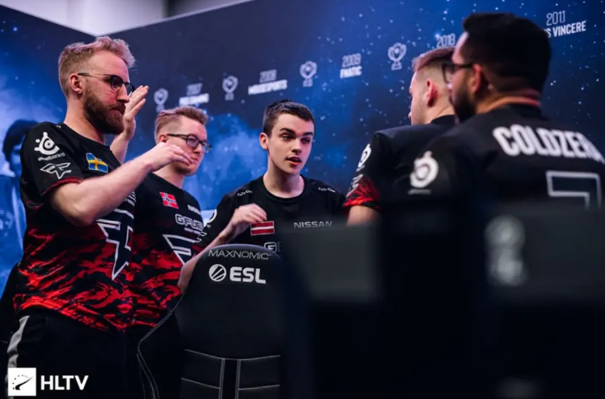 更加注重球 更加注重球