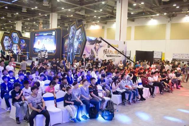 奇触球在肘 奇触球在肘